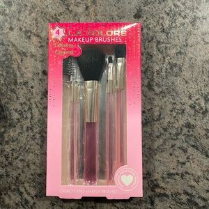 New Makeup brushes